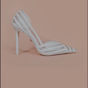 Hayley Paige She Is Cheval